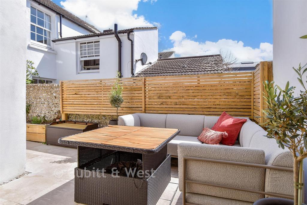 House in Brighton - View 3