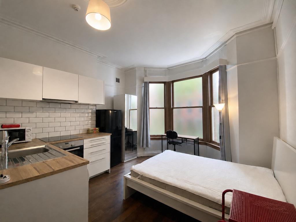 Apartment in Birmingham, West Midlands - View 2