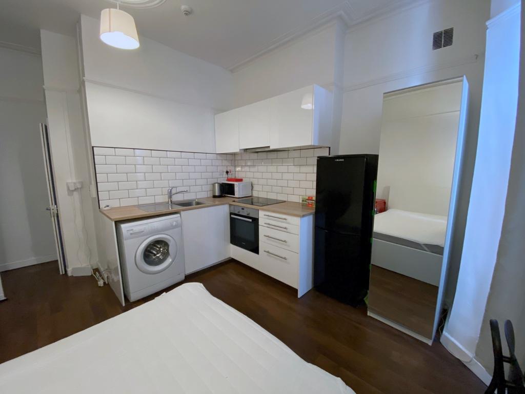 Apartment in Birmingham, West Midlands - View 3