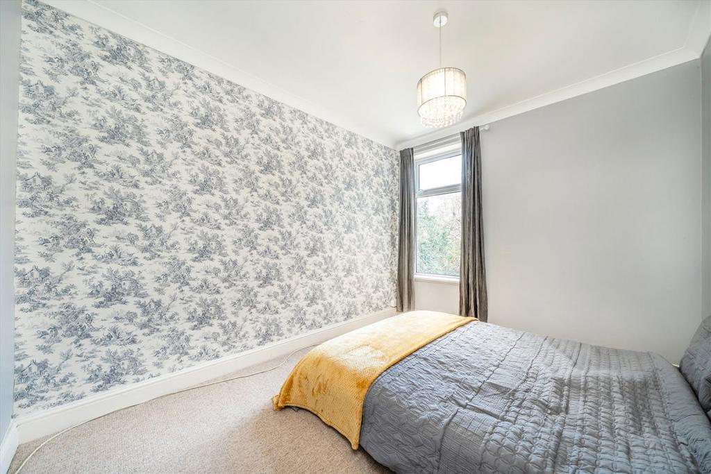 House in Sunbury-On-Thames - View 5