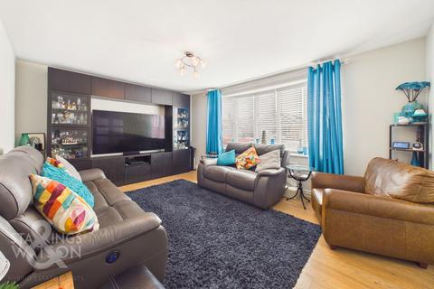 4 bedroom detached bungalow for sale, Caystreward, Great Yarmouth