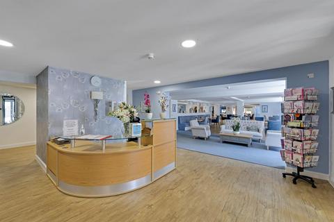 1 bedroom apartment for sale, Dukes Ride, Crowthorne, RG45 6GT