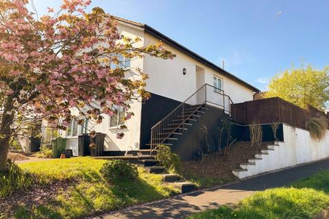 3 bedroom flat to rent, Coombe View, Teignmouth, TQ14