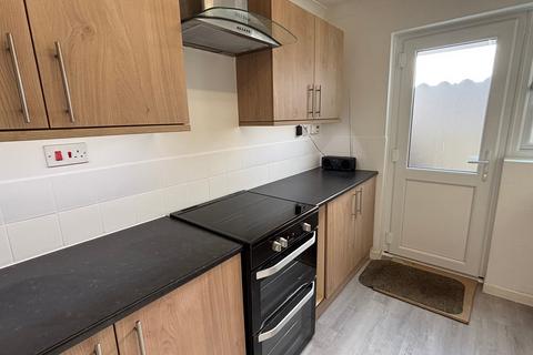3 bedroom flat to rent, Coombe View, Teignmouth, TQ14