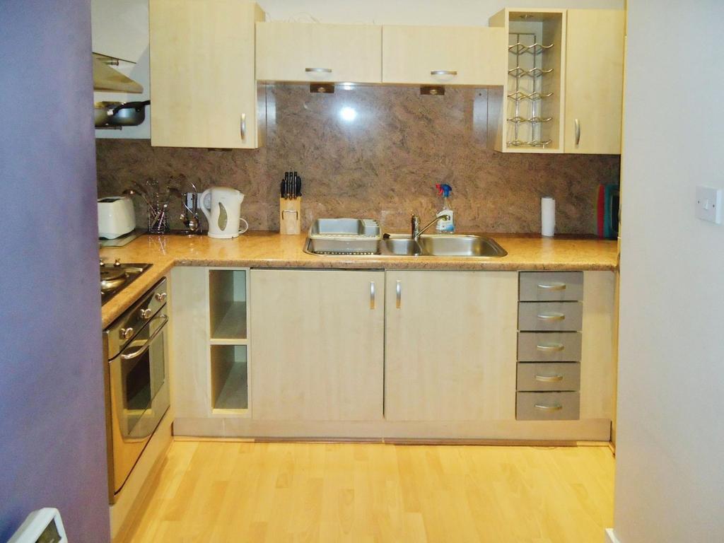 Wellington Street, Leeds, West Yorkshire, LS1 - View 4