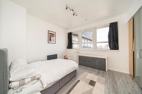 2 bedroom flat for sale, Calderwood Street, Woolwich SE18