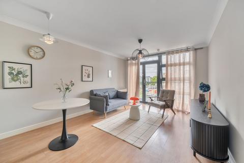 2 bedroom flat for sale, Maltings Close, London, E3