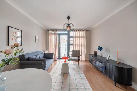 2 bedroom flat for sale, Maltings Close, London, E3