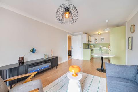 2 bedroom flat for sale, Maltings Close, London, E3