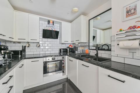 Mullins Place, Clapham Park, London, SW4
