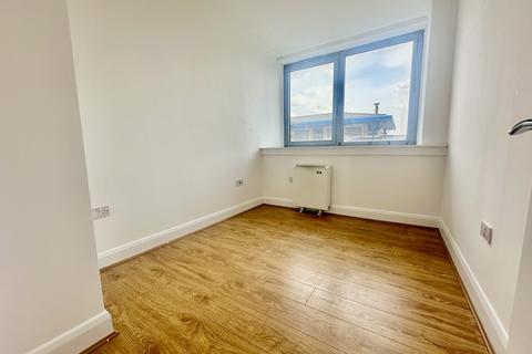 2 bedroom apartment to rent, Wakering Road, Barking