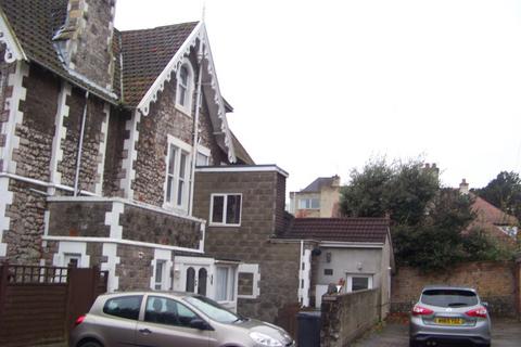 3 bed flat/apartment for rent in Braeside, Weston Super Mare BS23