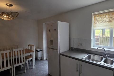 4 bedroom house to rent, Christie Lane, Salford, M7