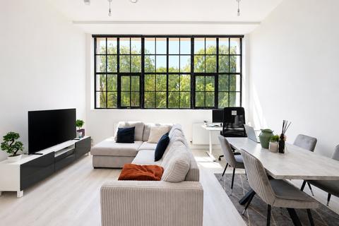 1 bedroom apartment for sale, Carnation Gardens, Hayes, Greater London, UB3