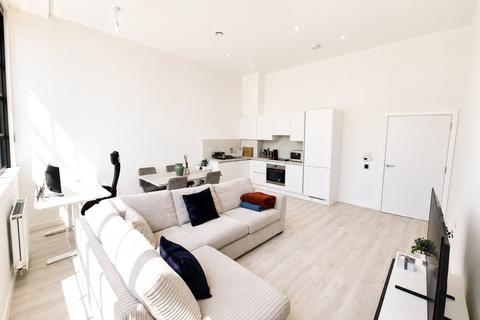 1 bedroom apartment for sale, Carnation Gardens, Hayes, Greater London, UB3
