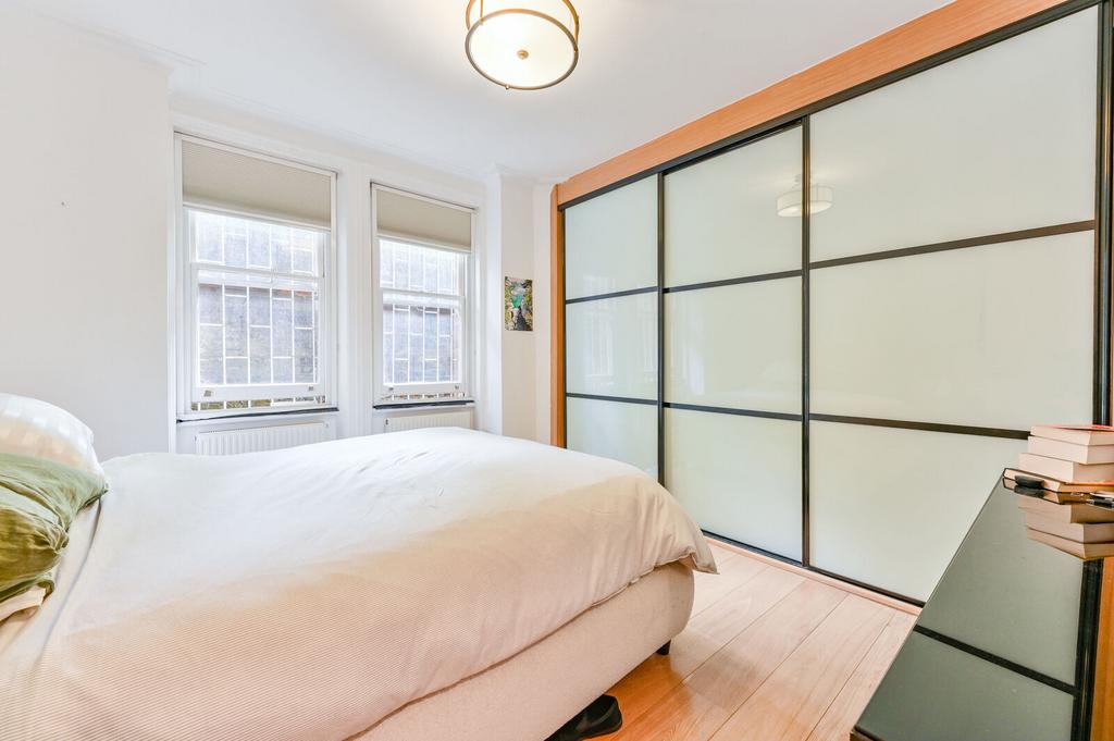Apartment in London - View 4