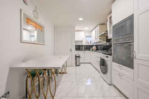 4 bedroom house to rent, Abbott Road, Poplar, London, E14
