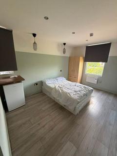 Studio to rent, Bellingham Road, London, SE6