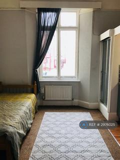 Studio to rent, Scarborough Road, Torquay, TQ2