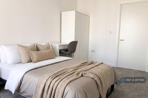 2 bedroom flat to rent, Boundary Lane, Manchester, M15