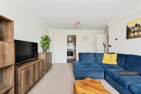 2 bedroom flat to rent, Woodall House, Isleworth, TW7
