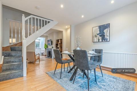 2 bedroom terraced house to rent, West Street, Oxford, OX2