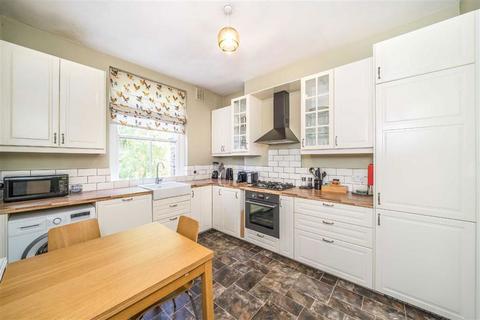 2 bedroom flat for sale, Byrne Road, London SW12
