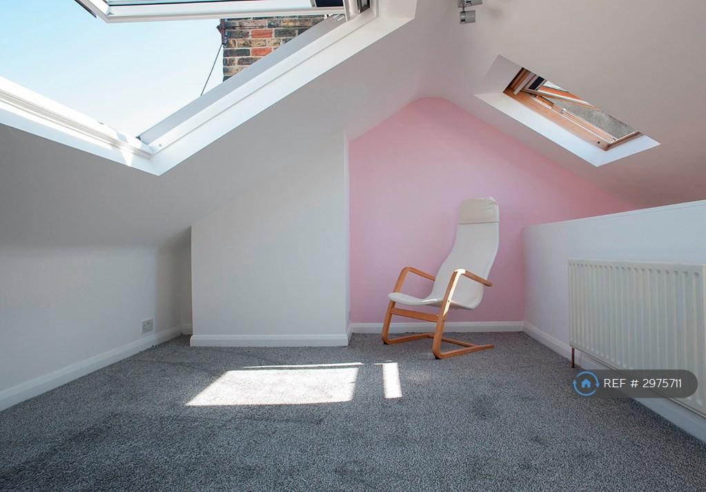 Apartment in London - View 3