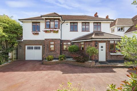 4 bedroom detached house for sale, Upperton Road, Sidcup