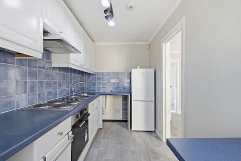 1 bedroom ground floor flat for sale, King Arthur Court, Cheshunt
