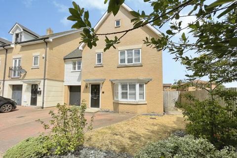 4 bedroom house for sale, Red Barn Close, Brightlingsea, CO7