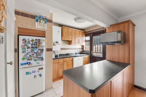 3 bedroom semi-detached house for sale, Kingshill Avenue, Northolt