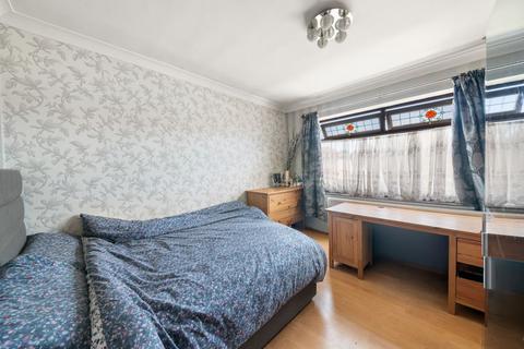 3 bedroom semi-detached house for sale, Kingshill Avenue, Northolt