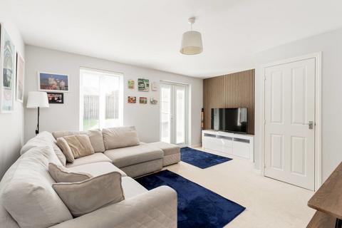 3 bedroom end of terrace house for sale, 33 Kittlegairy View, Peebles, EH45 9LZ