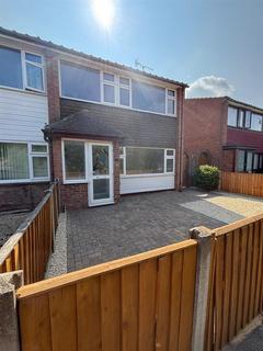 4 bedroom semi-detached house to rent, Coral Close, Gloucester GL4