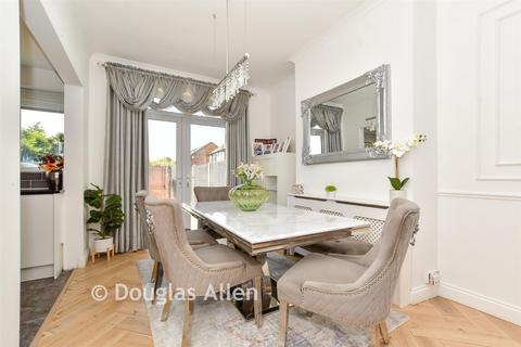 Fairview Avenue, Rainham, Essex