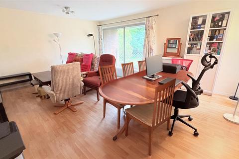 3 bedroom apartment for sale, Edward Court, Birmingham B16