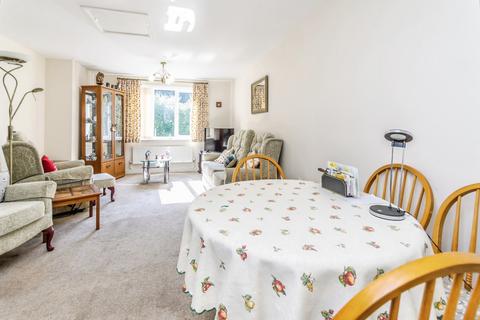 2 bedroom flat for sale, Stafford Road, Caterham, Surrey, CR3