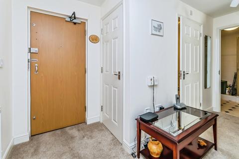 2 bedroom flat for sale, Stafford Road, Caterham, Surrey, CR3