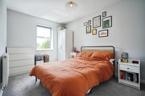 2 bedroom flat for sale, Oak Crescent, Ashby-de-la-Zouch, Leicestershire, LE65