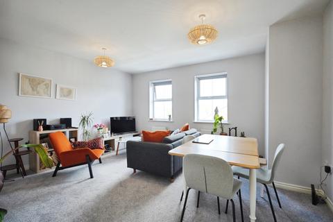 2 bedroom flat for sale, Oak Crescent, Ashby-de-la-Zouch, Leicestershire, LE65