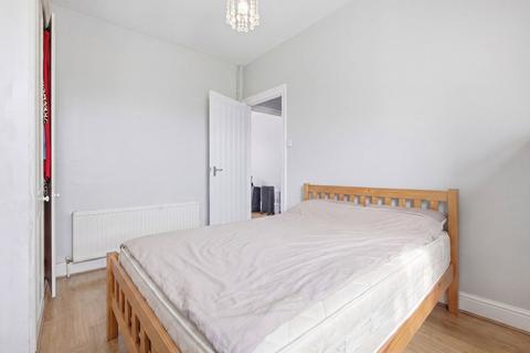 1 bedroom flat for sale, Gillett Road, Thornton Heath, CR7 8RL