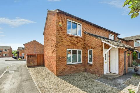 2 bedroom end of terrace house for sale, Ludlow Close, Westbury