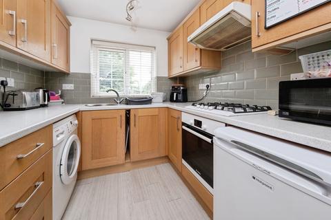 2 bedroom detached house for sale, Lullingstone Drive, Bancroft Park, Milton Keynes, Buckinghamshire, MK13