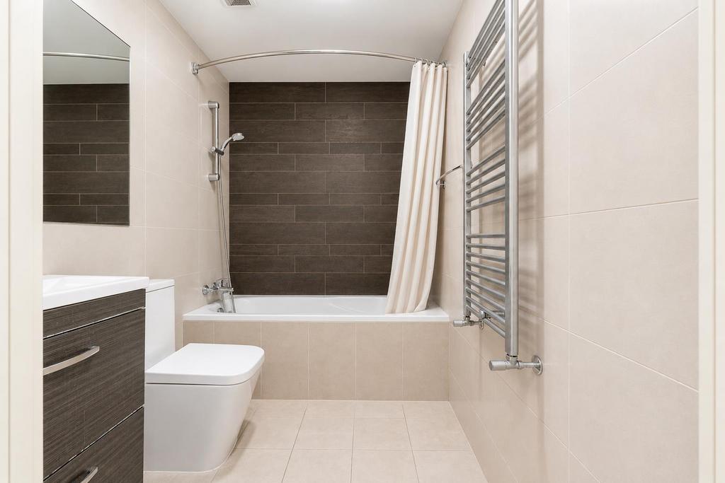 Apartment in London - View 4