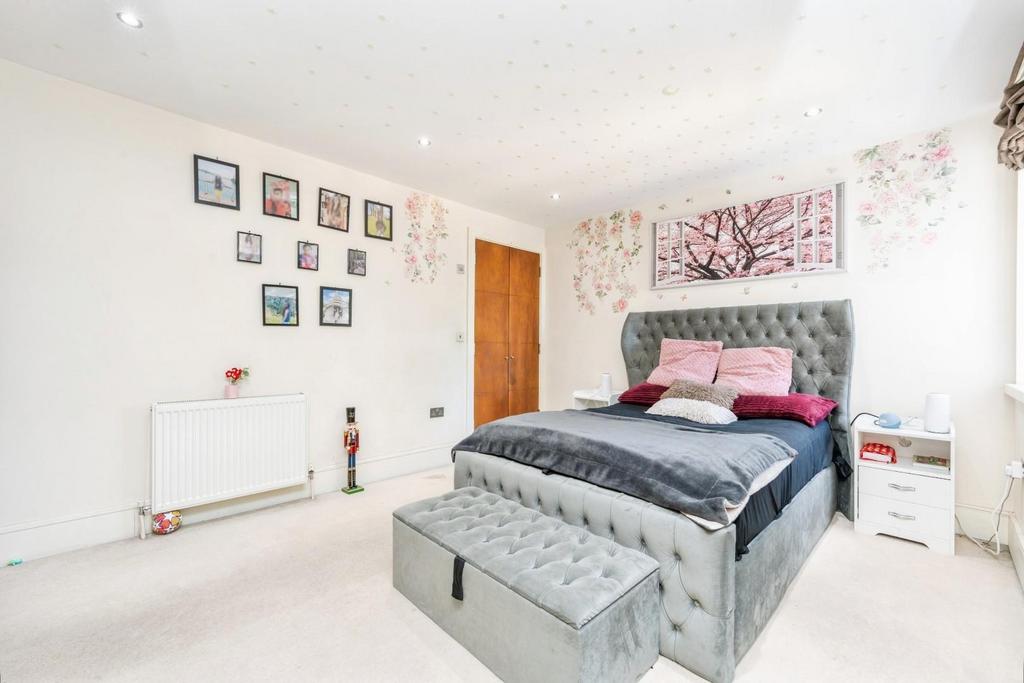 Apartment in London - View 5