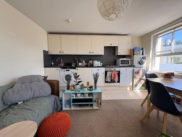 Apartment in Brighton, Whitehawk - View 2