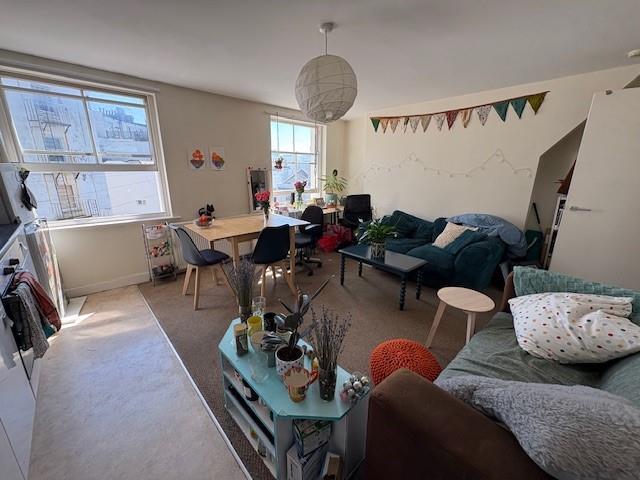 Apartment in Brighton, Whitehawk - View 4