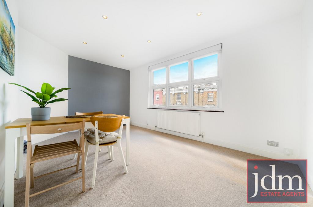 Apartment in London, Greenwich Town Centre, East Greenwich - View 3