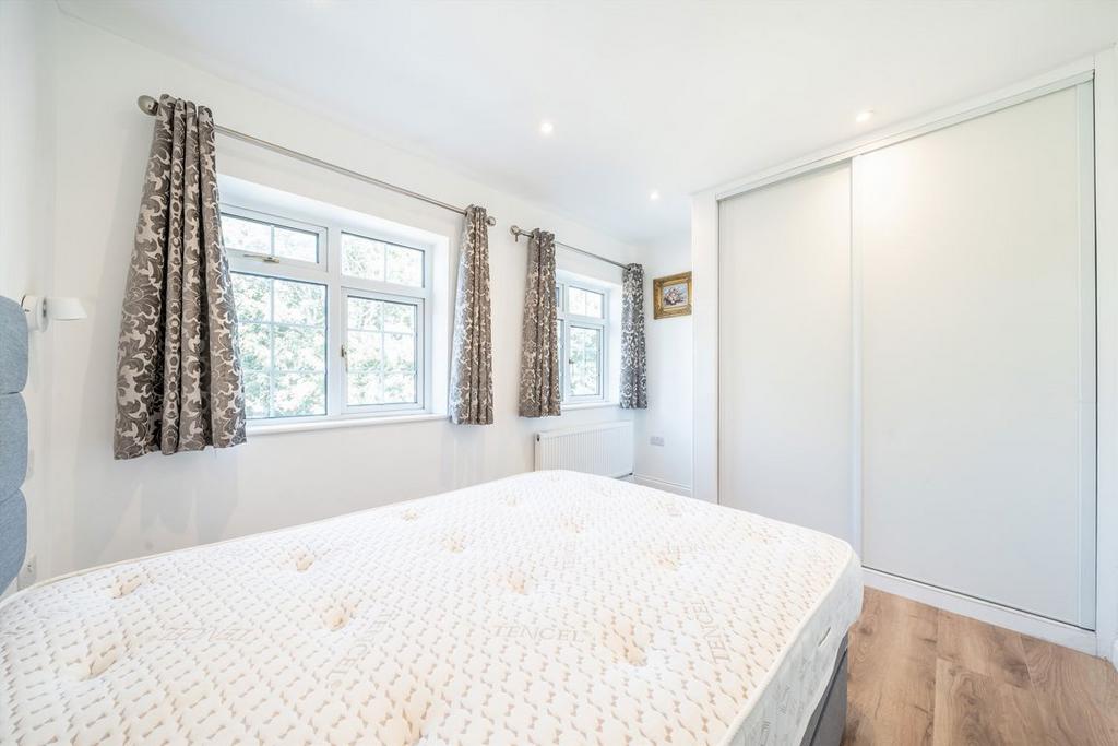 House in Hounslow - View 5